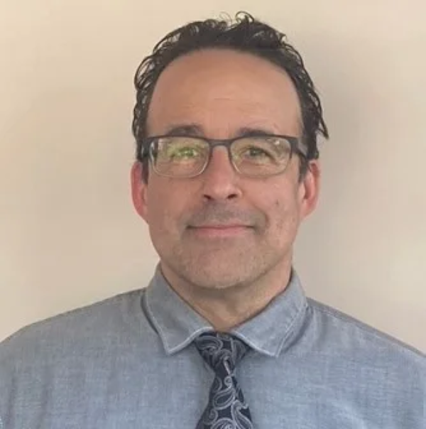 Paul Grippo, PhD, is an associate professor of gastroenterology and hepatology in the College of Medicine and serves as the program lead for Early Pipeline Trainees for the UI Cancer Center, UIC co-lead for the NCI U54 ChicagoCHEC program, and co-PI for the NIGMS T34 Bridges to the Baccalaureate.